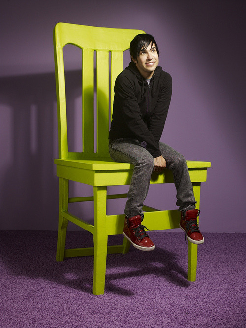 forcenturies:  what even was this photo shoot