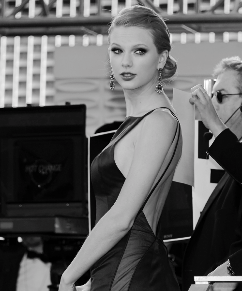 taylorswiftsdaily: “We should love, not fall in love, because everything that falls, gets brok
