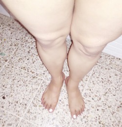 gabprincess01:  My leggs and feets 👣👣👣😊😊😊🙈🙈🙈👣👣👣