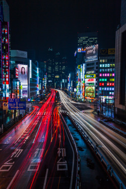 cityneonlights:  Rush hour | find inspiration on cityneonlights