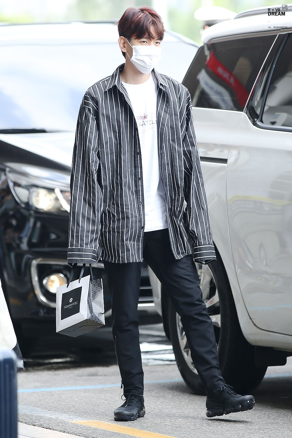 EXO Baekhyun airport fashion at Gimpo Airport... - Korean Celebrities  fashion