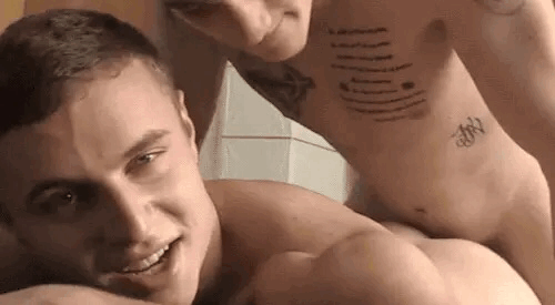 robinhorny:  gaypornpicparade:    Tá curtindo a dorzinha né, Vadia?!🏳️‍🌈Você