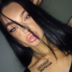 middleeasterndime:  She’s foreign