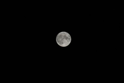 Throwback To Summer Full Moon. Shot With A 300mm