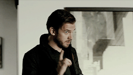 https://64.media.tumblr.com/e2167e6a8c3504505c35886b78c0b32c/tumblr_inline_oqswyznaAH1txm9sv_400.gif