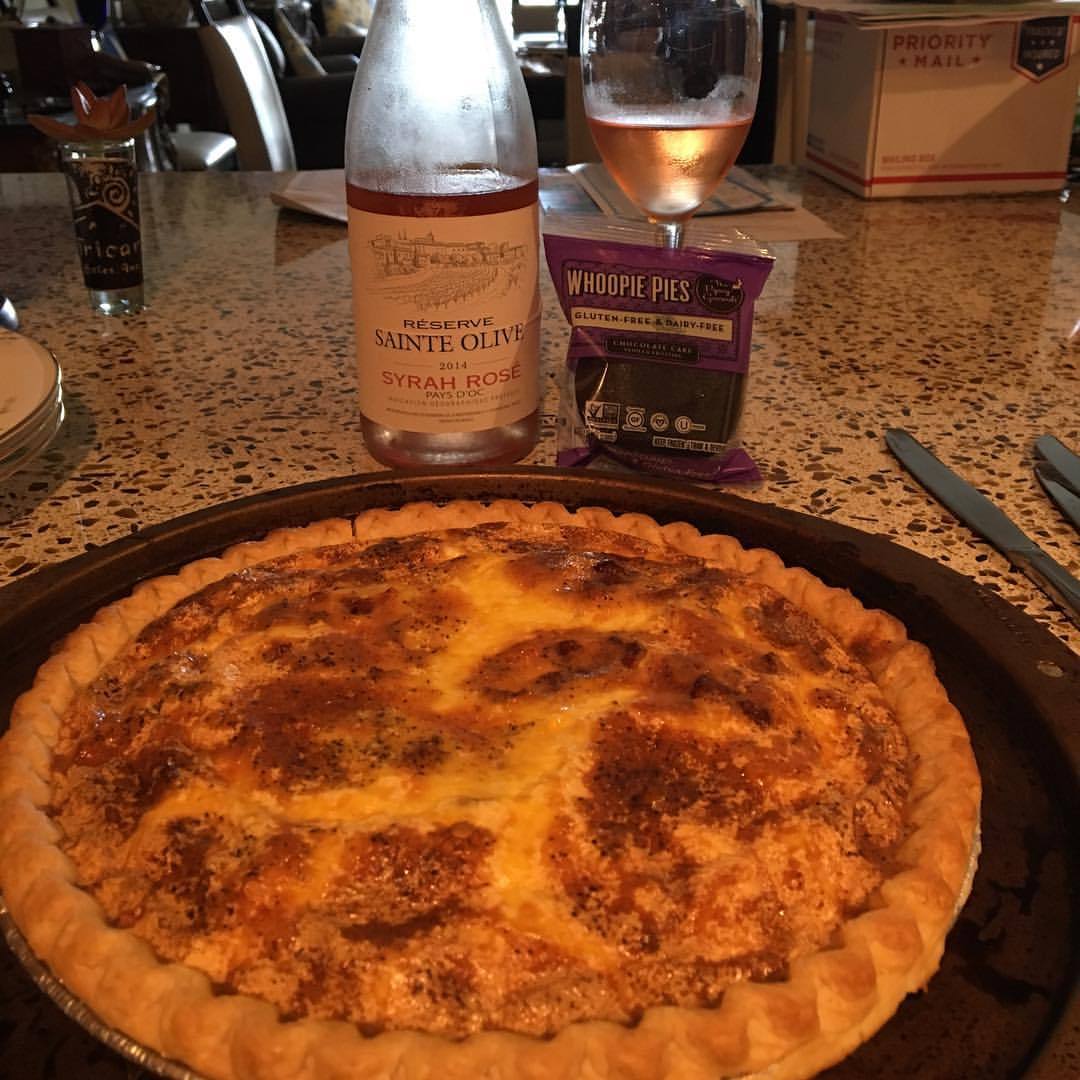 Surprised my parents with Easter dinner. 💛😋   #rosewine #quichelorraine #easter