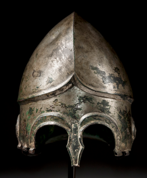 archaicwonder: Chalcidian Tinned Bronze Helmet, c. 5th Century BC ‘Chalcidian’ helmets a