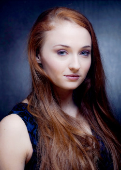 leonsringtrick:  Sophie Turner