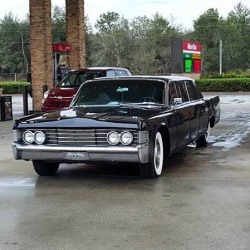 suicideslabs:  Suicide Slabs | A blog dedicated to 1961 - 1969 Lincoln Continentals