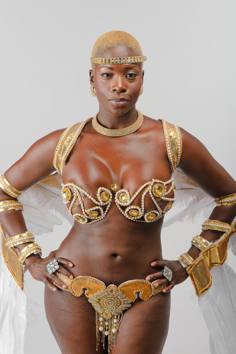skidaily:  naturalblackgirls:  Sibongile Cummings http://www.youtube.com/watch?v=GAkUQEYpIUo