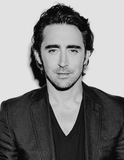 leepace-daily:  Lee Pace portrait at San Diego Comic Con 2014 