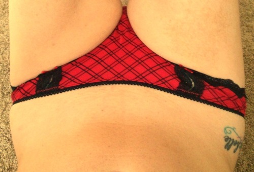 Sex michellesplace:  Red n Black today :) pictures