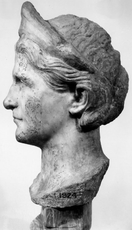 records-of-fortune: Portrait. Roman. c. 250. Marble portrait head from a statue of a woman wearing a