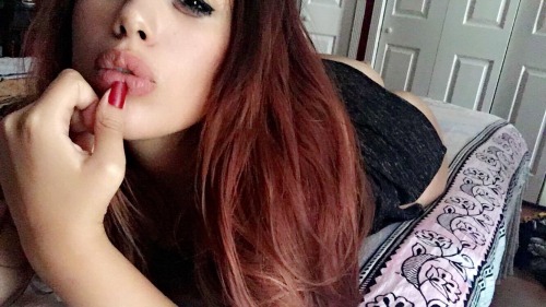 champagneslutmami:  Hi world 💖💖