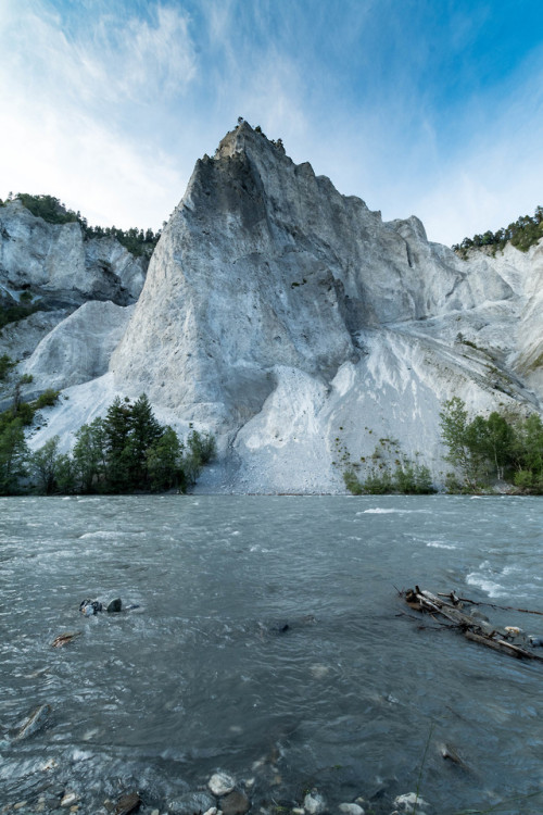 staudnhuckn:Ruinaulta - the Anterior Rhine cutting through the Flims RockslideGrisons, Switzerland