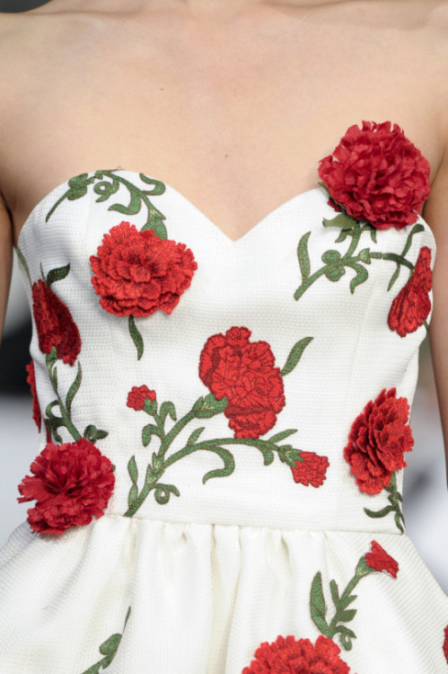 daisyslippers:  Oscar de la Renta Spring 2011 rtw