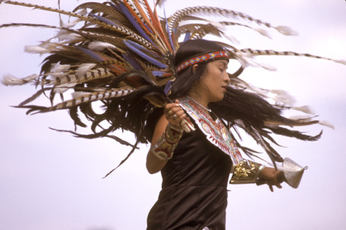 carlosopolar:thecheshirekitteh:Aztec/Mexica DancersConcheros!