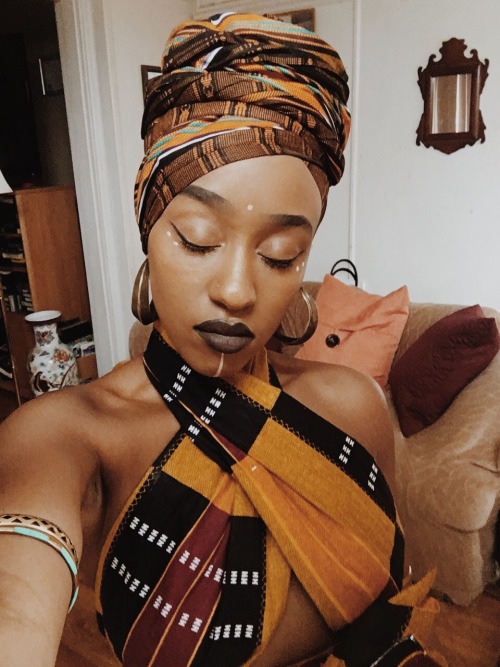 cocofullofgrace:Africology and African American Studies Graduation Ngoma Ceremony today! This is for