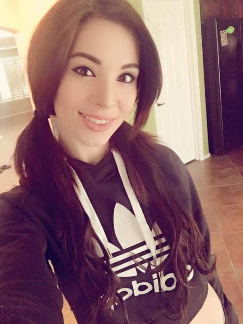 Anyone else think Melonie Mac is sexy as fuck? I would do anything for 5 minutes alone with her. ❤
