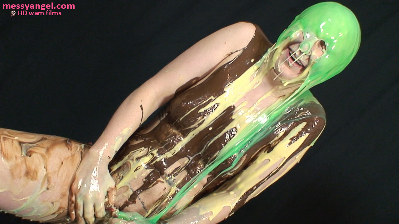 messy-angels:  The quiz isn’t going as well as Anna hoped…Strip or Slime on Messy