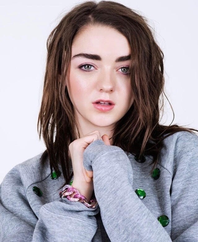 Please reblog and follow The Hottest Hollywood Celebs 
Maisie Williams