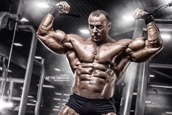 muscleaddictza:  http://shabunya.tumblr.com/