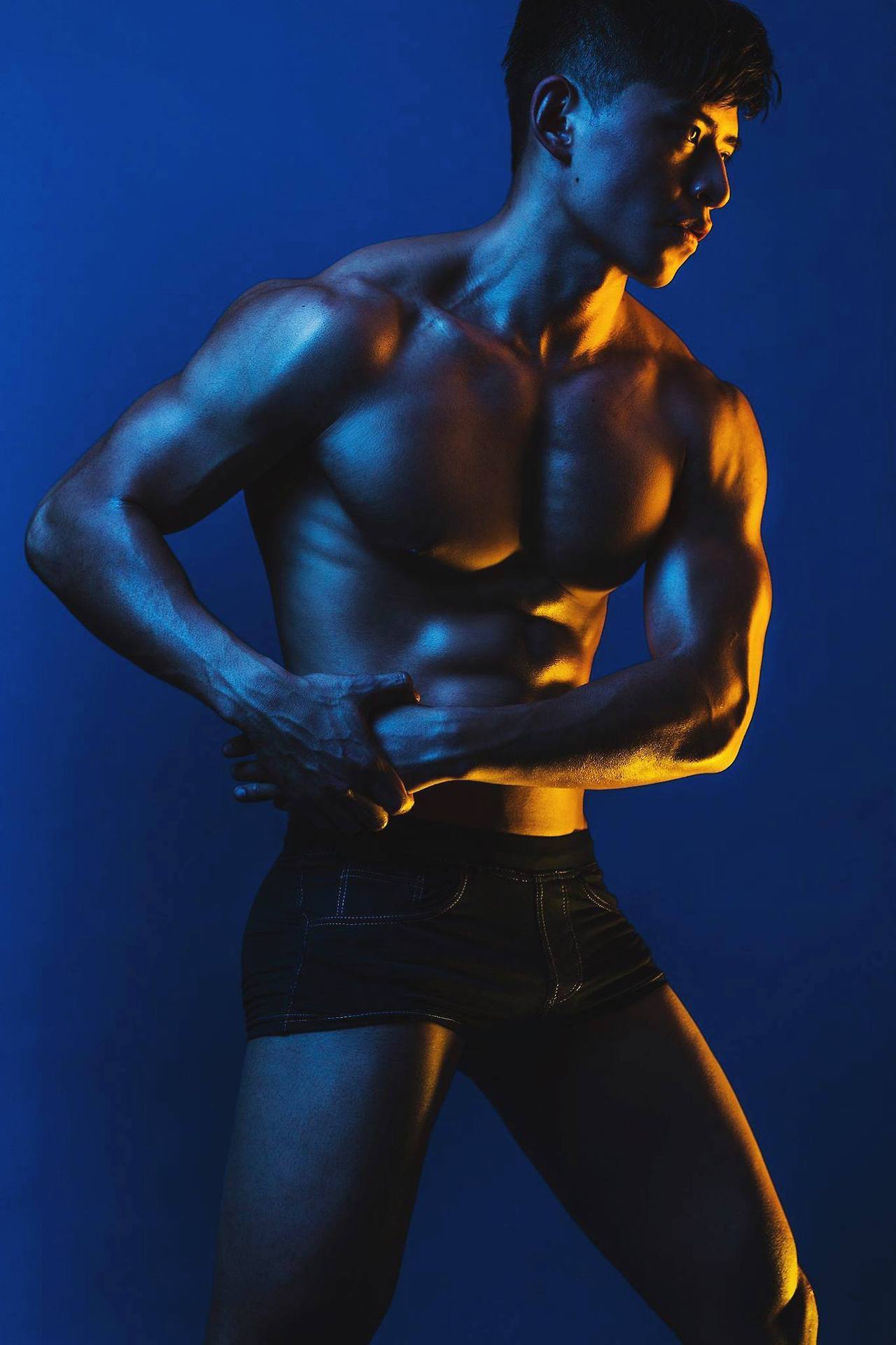 artoffreddieniem-blog:  『台北男星 · 男模· 胡偉（Wilson）挺同性婚姻