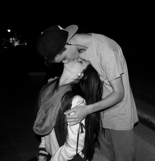 crazykissing:  sex / love / romance blog  just a few make-out tips