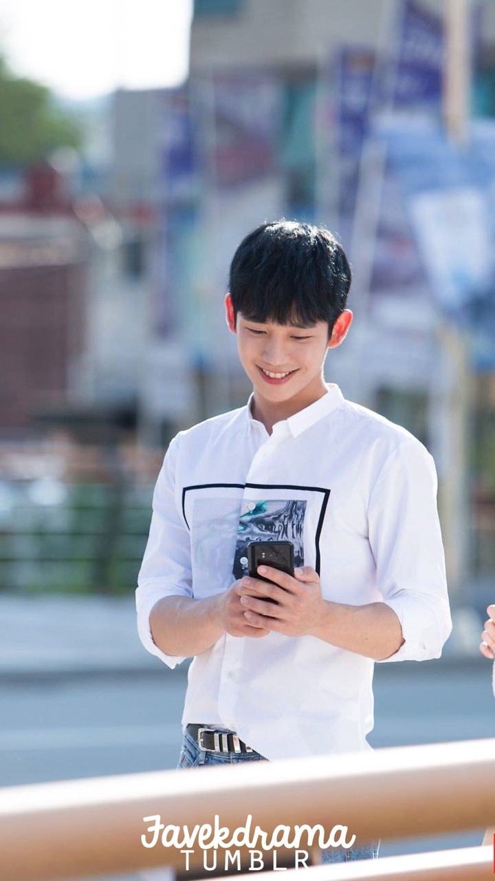 favekdrama:[Requested] Jung Hae in 😩🔥  I need some oxygen! His smile is killing