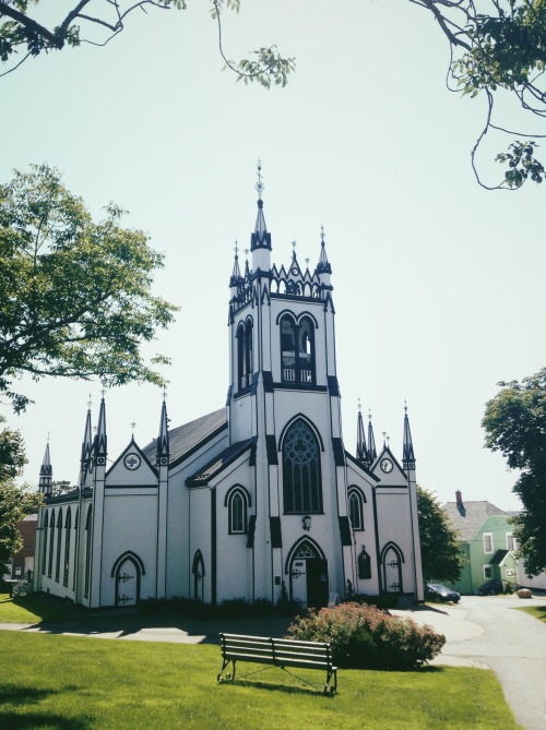 Canadians sure like their churches.