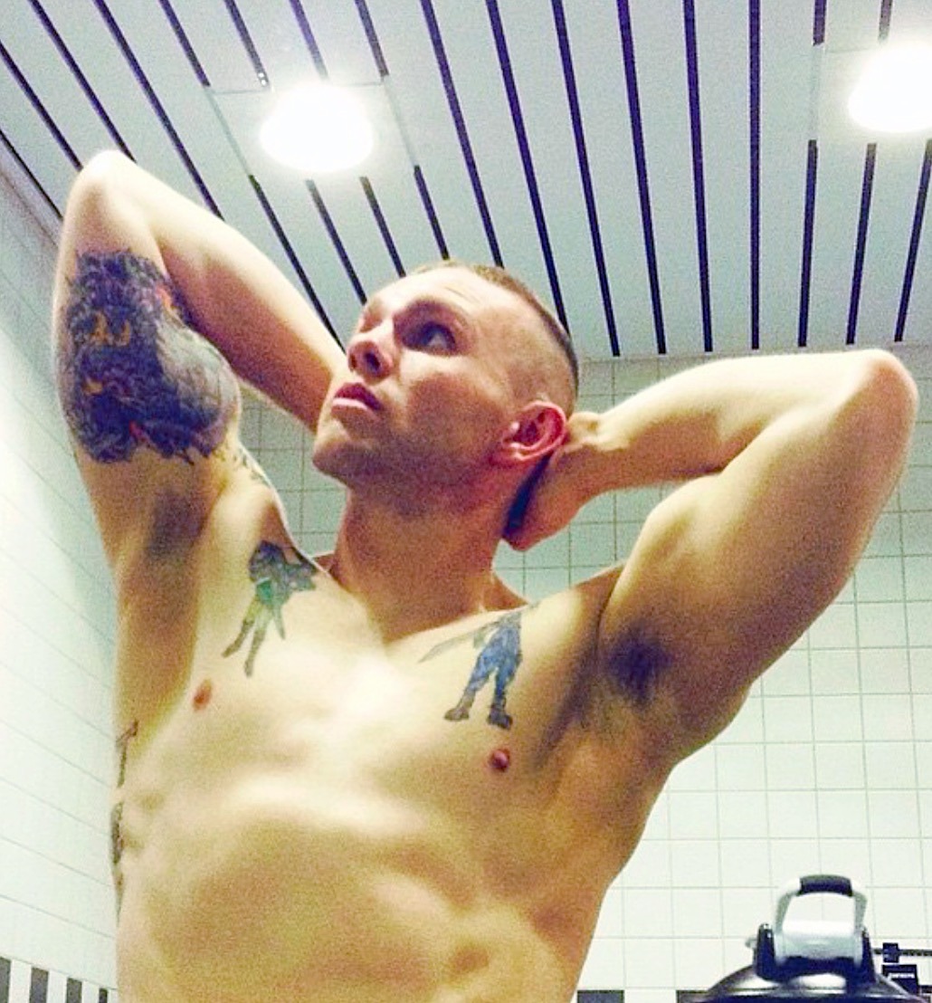 manymilitarymen:  For hot guys visit RedditGuys.com. (Twitter, Tumblr) 