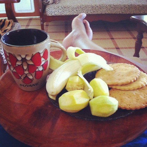 Bèl Bonjou! #breakfast #martinique #guyane #makandja #prunecytè #biscuitsèk #goodlife (à Marigot, M