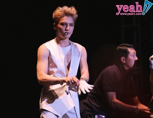 ilovekimjaejoong:  30/8/2014 in vietnam (4) 