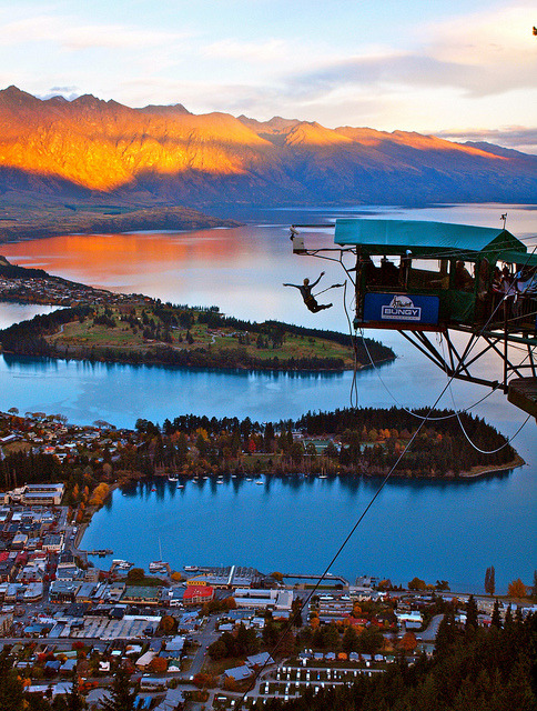 Bungee jumping platform 400 meters above Queenstown, New Zealand (by Very Nice! How Much?).