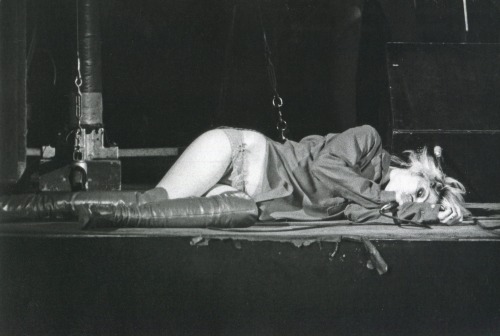 superblackmarket2: Debbie Harry photographed by Bob Gruen, 1978