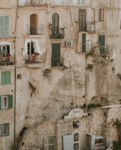 growaglow:Tropea (Calabria, Italy)Photos by @acriativelife on Instagram