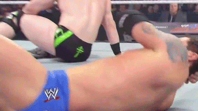 freeloveisnotfree:  Highlight of (every single Wade’s) match: that bulge.