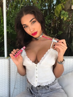 chantel-jeffries:  chanteljeffries: “This color 😻 bit.ly/2tQwtzq”