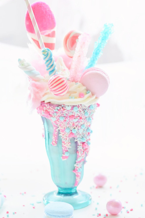 ari-kanon:Cotton Candy Freak Shake