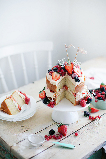 timefliestoday:  Cake by Call me cupcake on Flickr. 