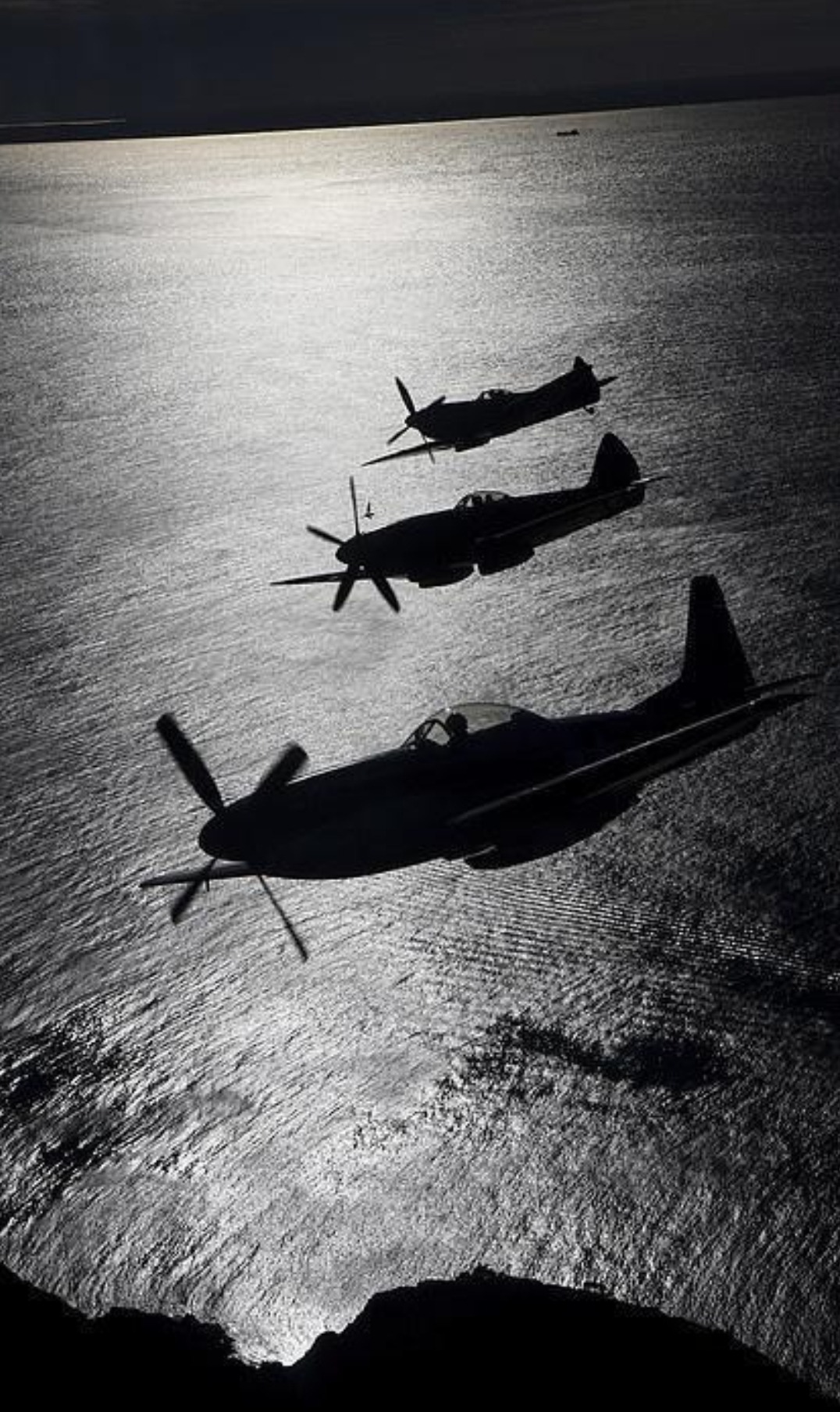 arnold-ziffel:  Night calls… Mustang with Spitfires 