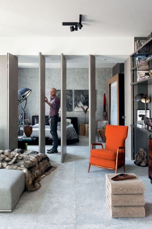 titaniumtopper:bothsidesguys:  APT, SAO PAULO by OSVALDO TENORIO http://casavogue.globo.com/Interiores/apartamentos/noticia/2014/12/muralha-de-pedra-do-arquiteto.html    http://titaniumtopper.tumblr.com/archive