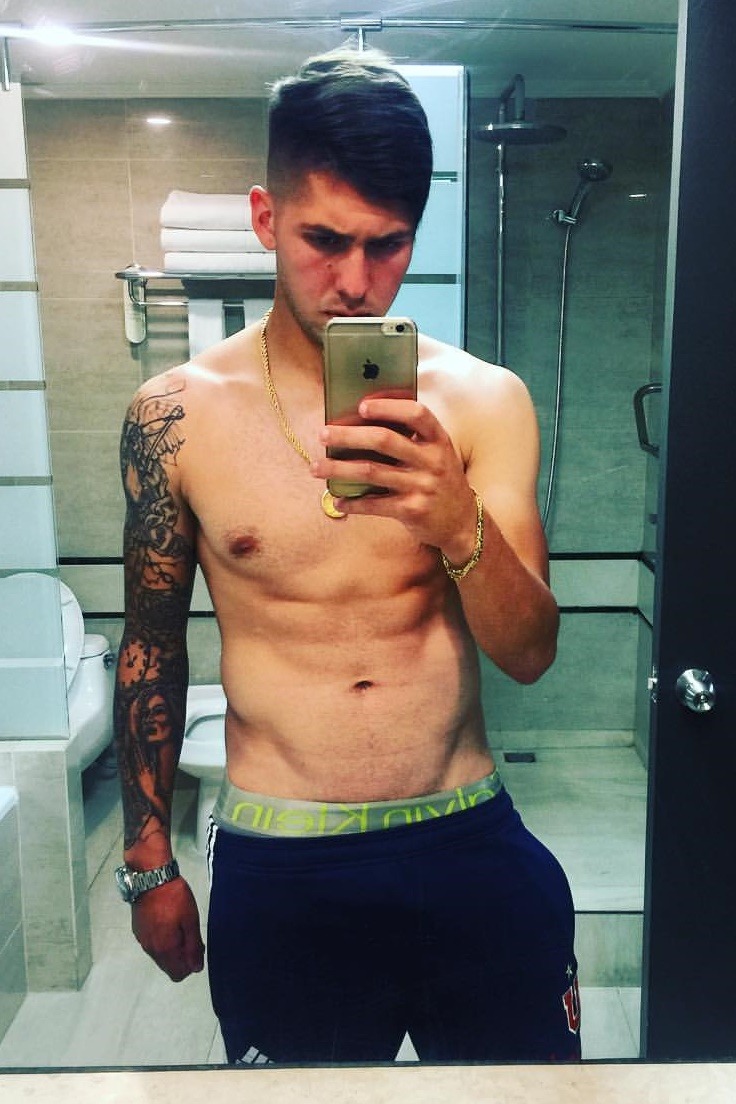 chileno28:  chilestgo-27:  camarinesfutboleros:  Bryan Taiva (21 años, jugador de