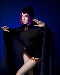 nude-superheroines:  Nude Raven cosplay