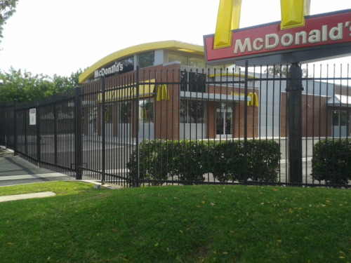 stunningpicture:  This McDonald’s by my house is only used for commercials 