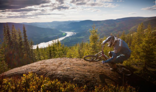 bikesandpunk:  Impossible is just a word