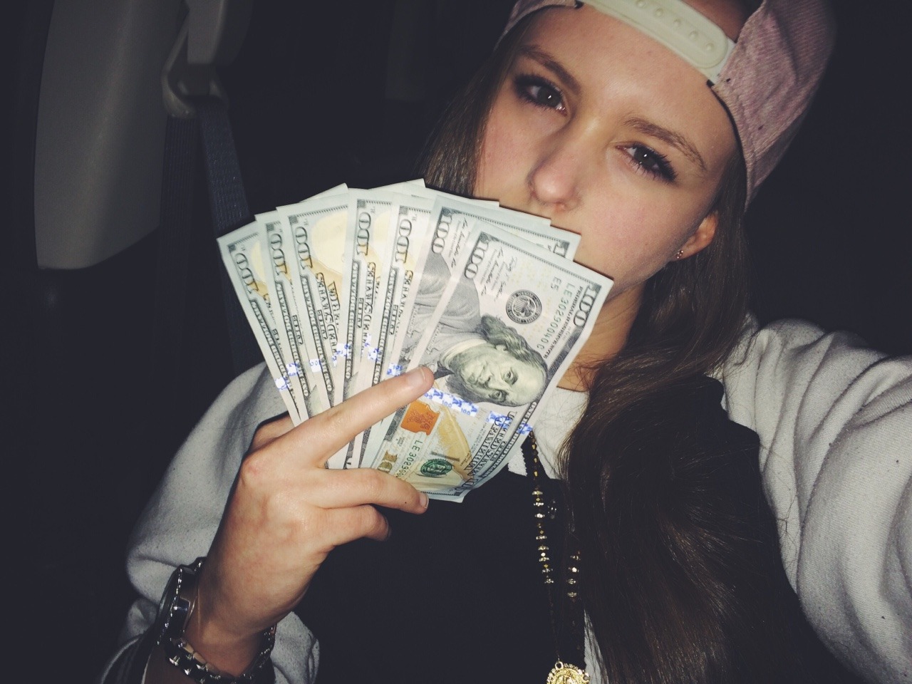 drugsandfemales:  👽