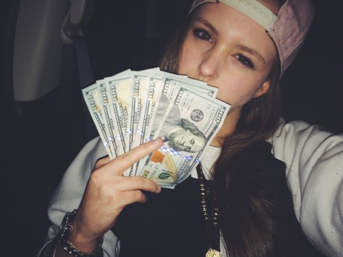 drugsandfemales:  👽