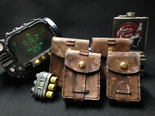 XXX gearboxleather: Fallout family photo! These photo