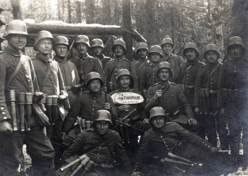 cdn-apex-predator: colonel-kurtz-official: Stormtroopers of the 426th Infantry Regiment’s 4th 